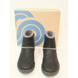Clarks Cloudsteppers ankle boots with gray faux-fur In Black