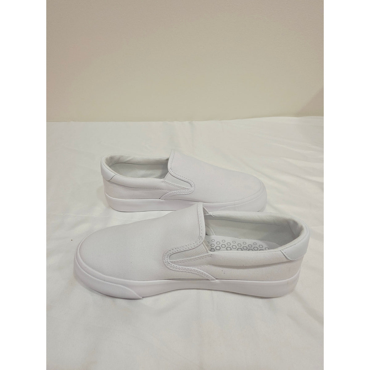 Lugz Clipper Wide White Canvas Slip-On Women's Flats