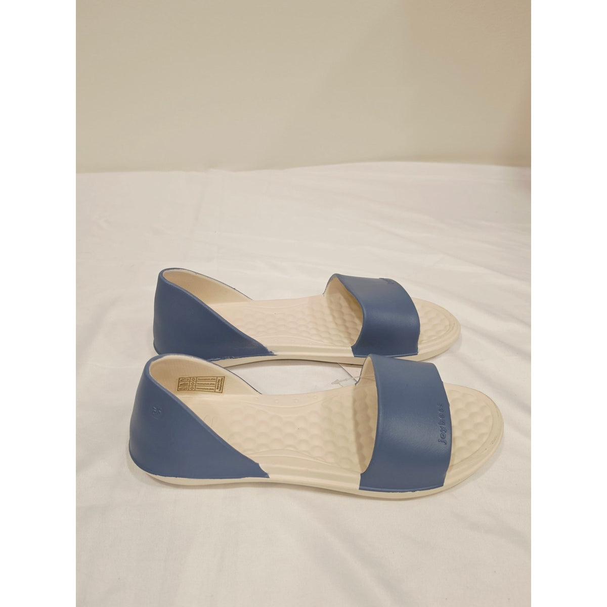 Joybees Women's Friday Flats in Dusty Blue/Bone feature a comfortable EVA foam