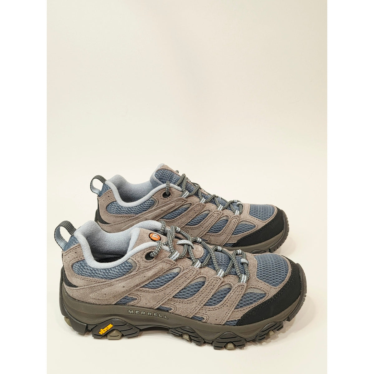 Merrell Womens Moab 3 Smoke Color  Hiking Shoes
