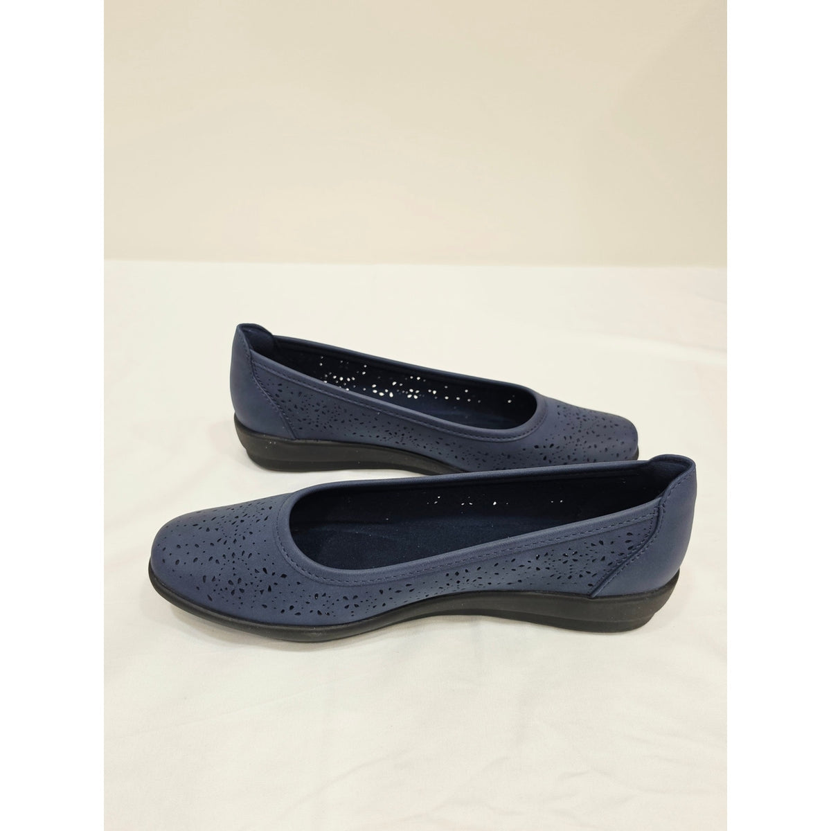 Easy Spirit Women's Alessia Laser-Cut Ballet Flats Dark Blue