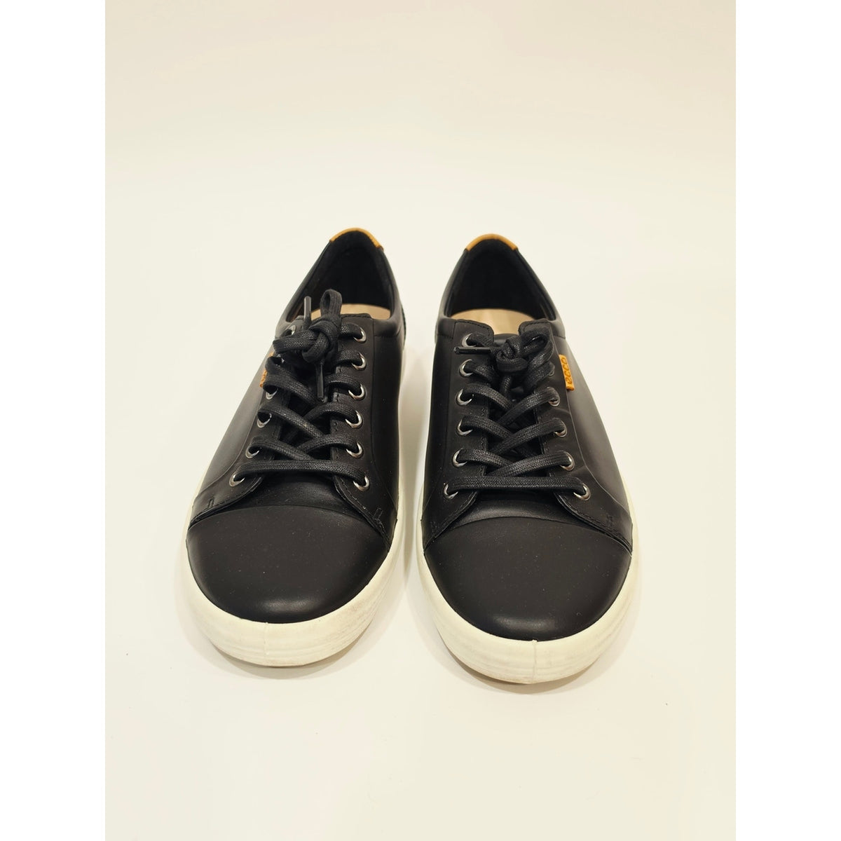 Ecco Soft 7 Black Leather Sneakers Tab