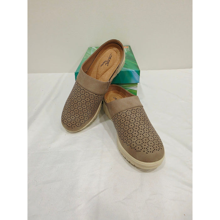 easy street Natural Aretha Laser-Cut Slip-On Mules