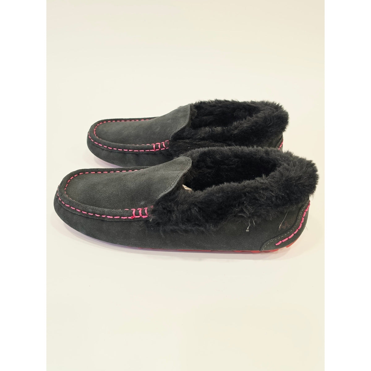 Mykos Aussie Moc Women's Black Faux-Suede Moccasin with Pink Stitching