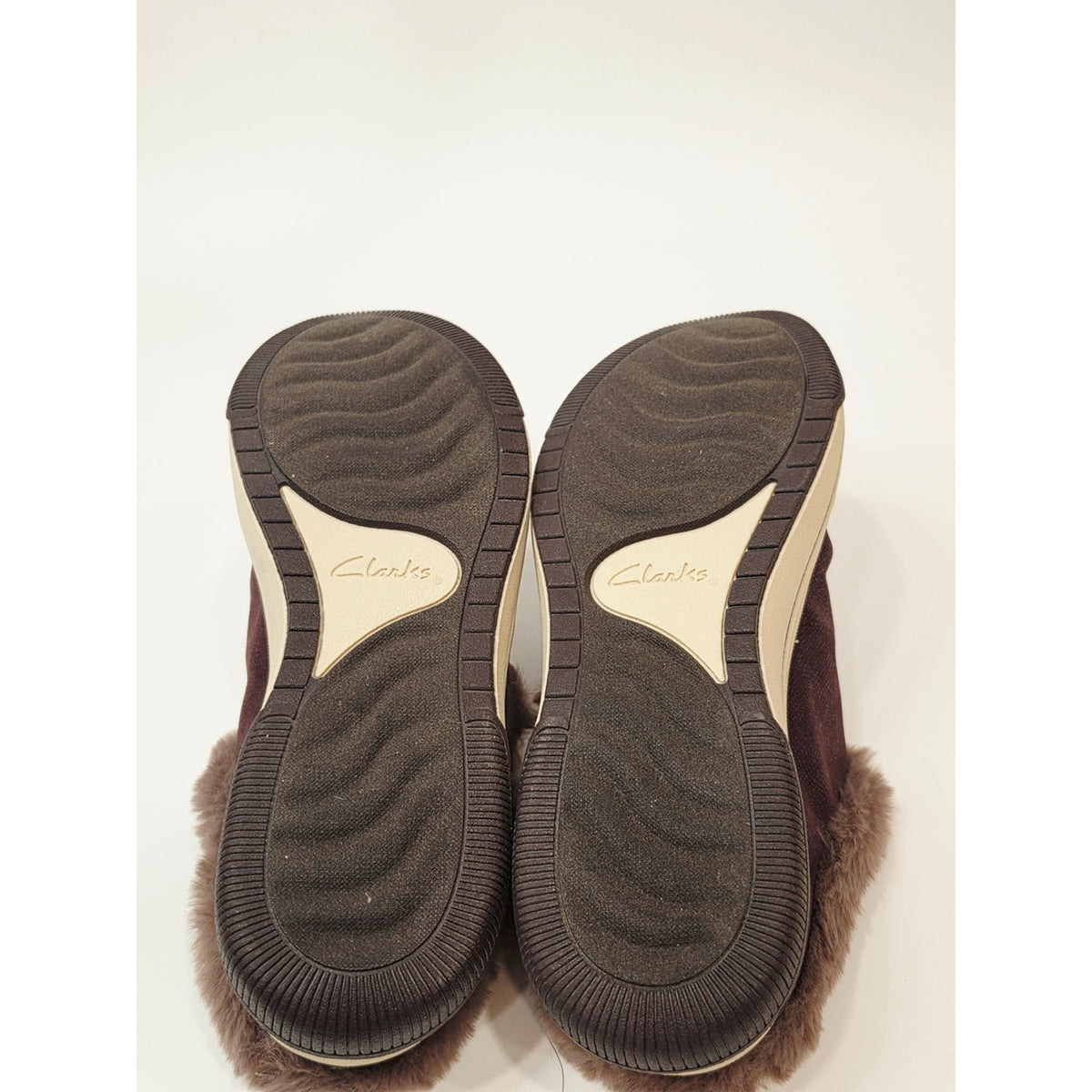 Clarks Cloudsteppers Breeze Myth Merlot Faux Fur Clogs US 7.5 Wide