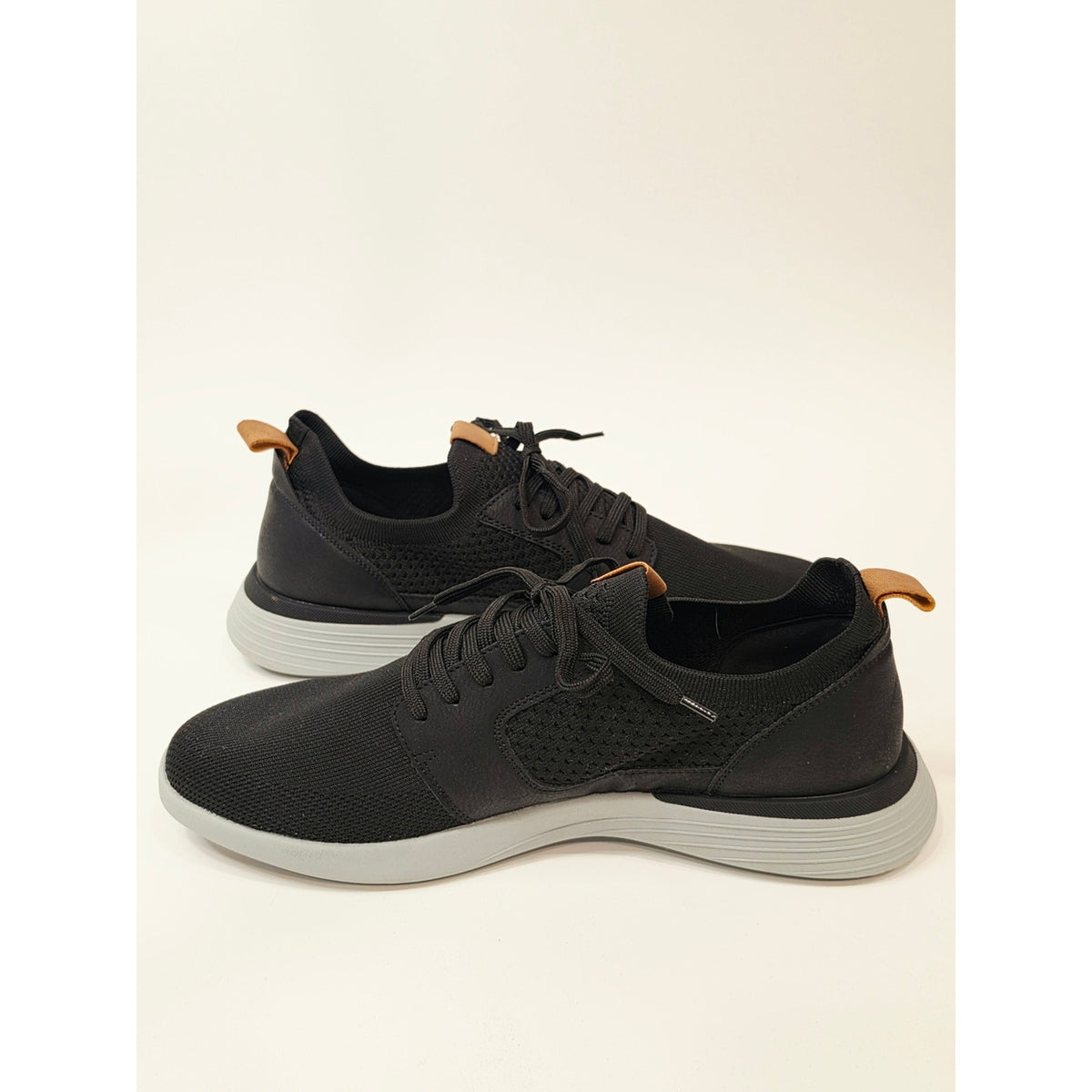 Izod Bannister Black Knit Sneakers with Tan Pull Tabs