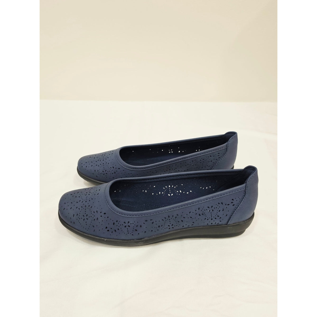 Easy Spirit Women's Alessia Laser-Cut Ballet Flats Dark Blue