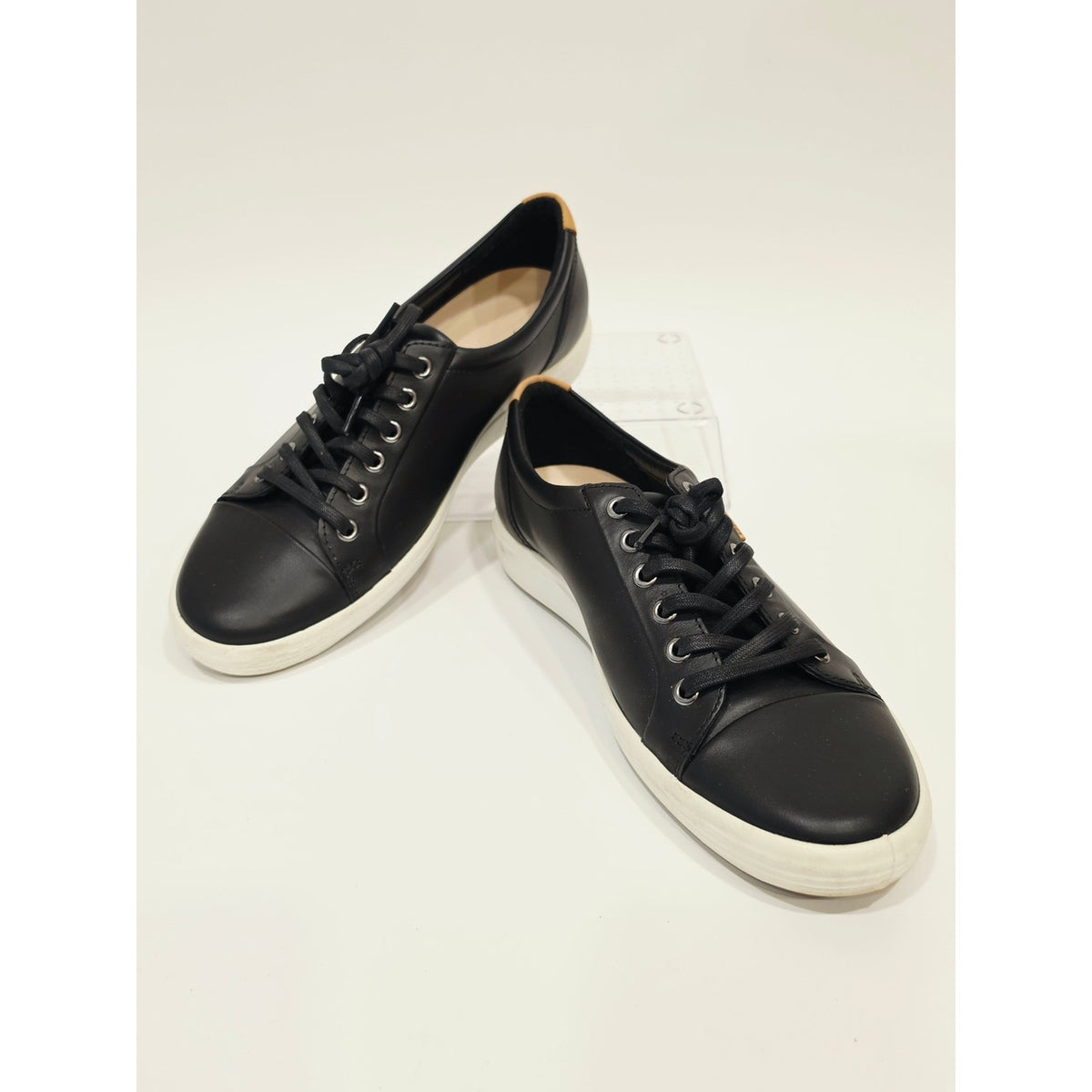 Ecco Soft 7 Black Leather Sneakers Tab