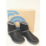 Clarks Cloudsteppers ankle boots with gray faux-fur In Black