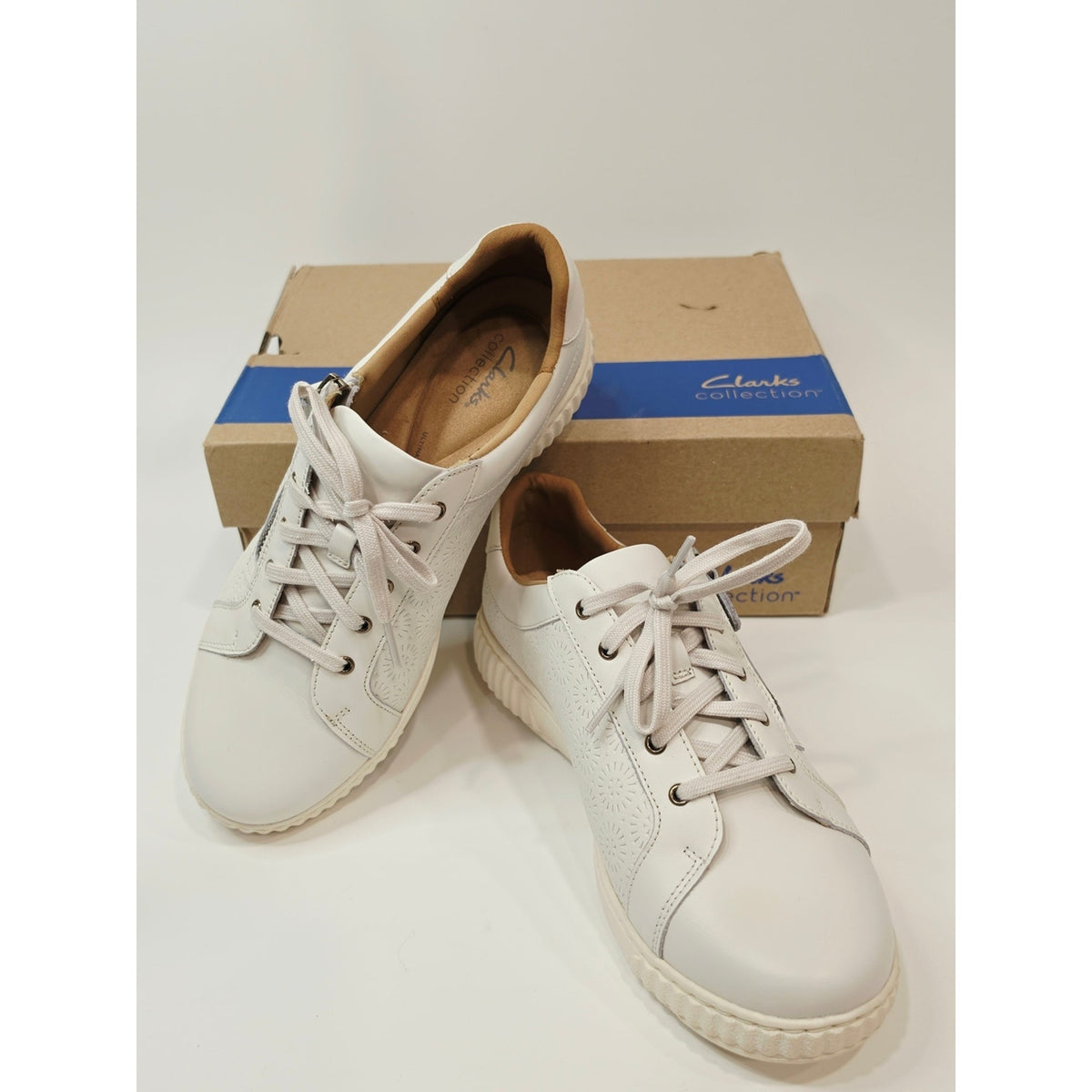 Clarks Women's Caroline Ella Sneakers in White Leather. Wide Size.
