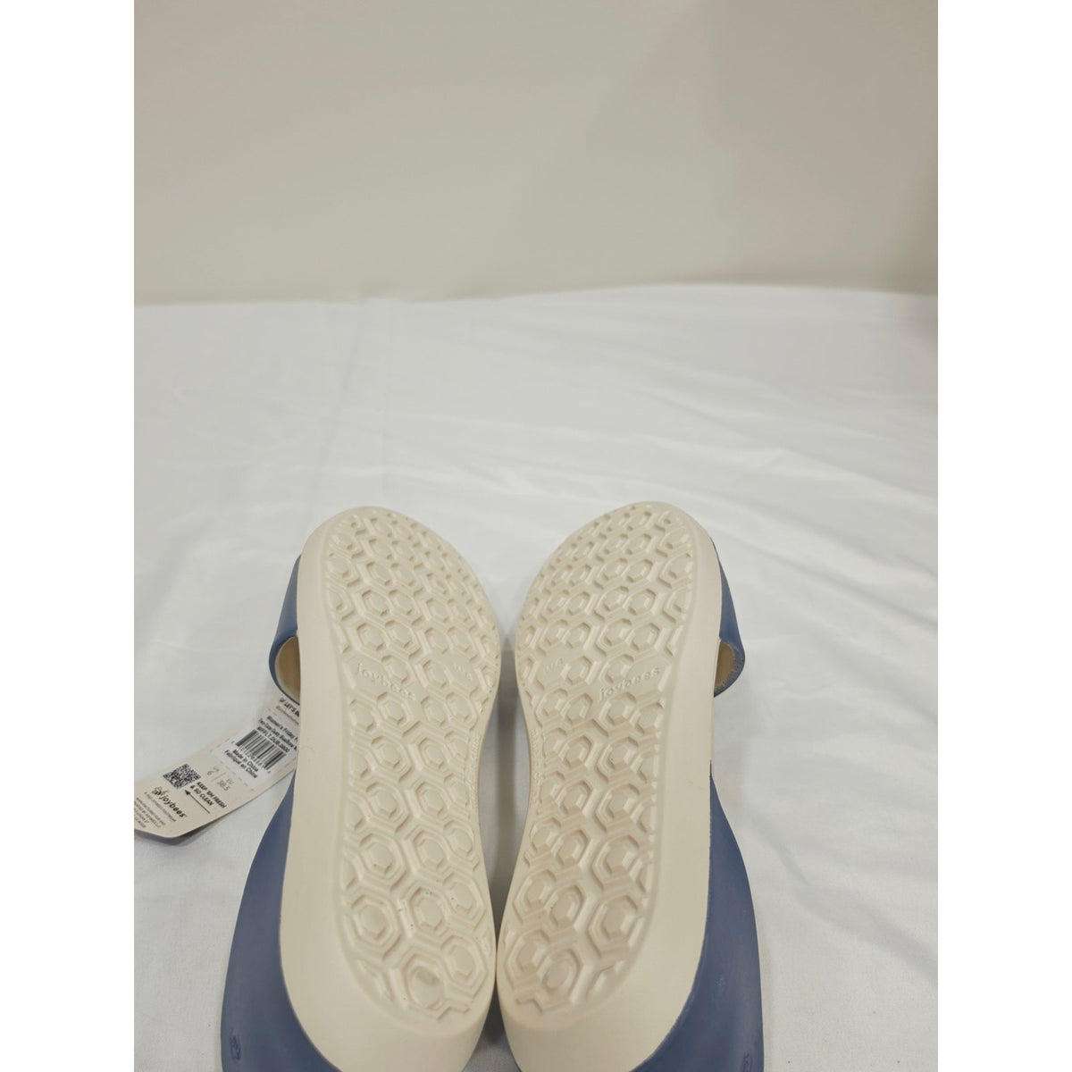 Joybees Women's Friday Flats in Dusty Blue/Bone feature a comfortable EVA foam