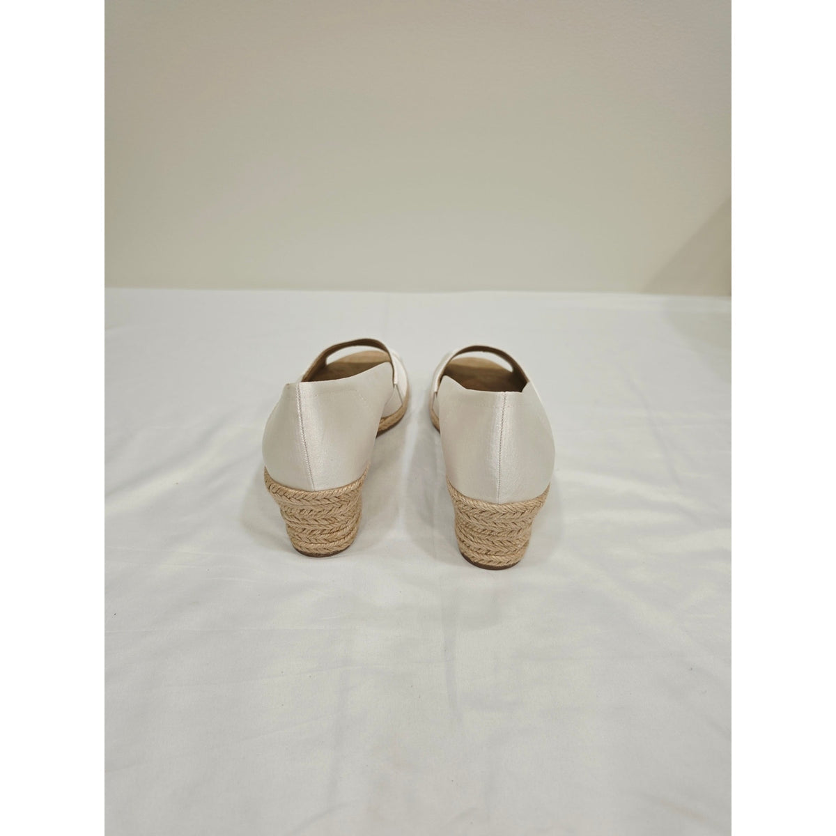 easy street White Jasper Peep-Toe Espadrille Wedges