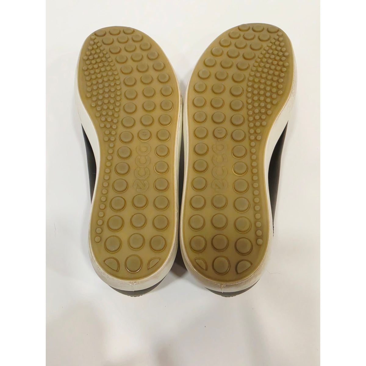 Ecco Soft 7 Black Leather Sneakers Tab