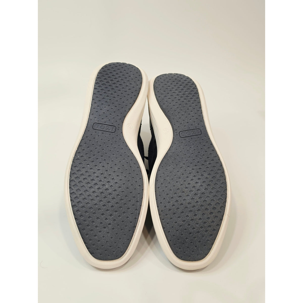 Izod Bannister Navy and Tan Low-Top Knit Lace-Up Sneakers