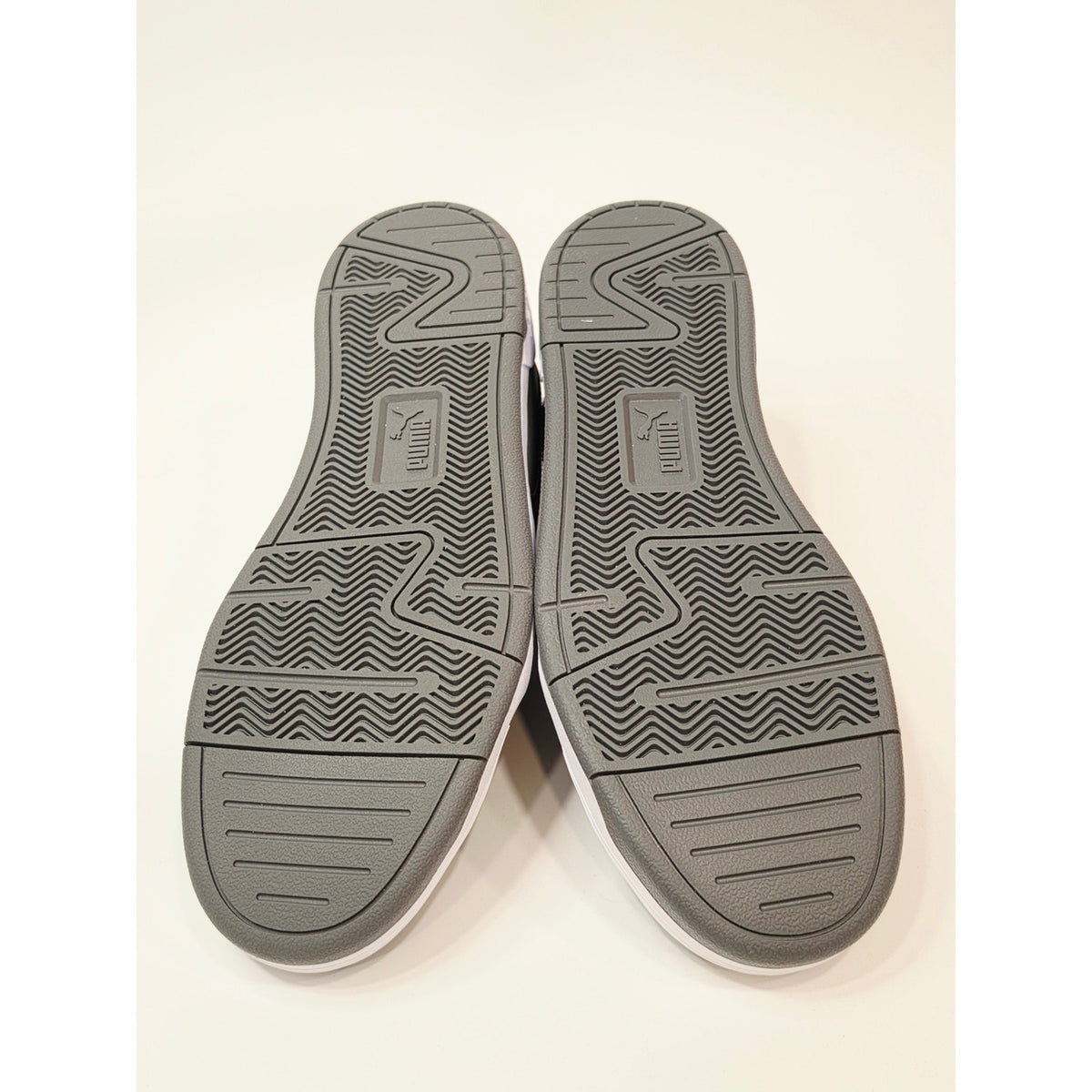 PUMA Men's Skate Sneaker Gray Low-Top Casual Sneakers