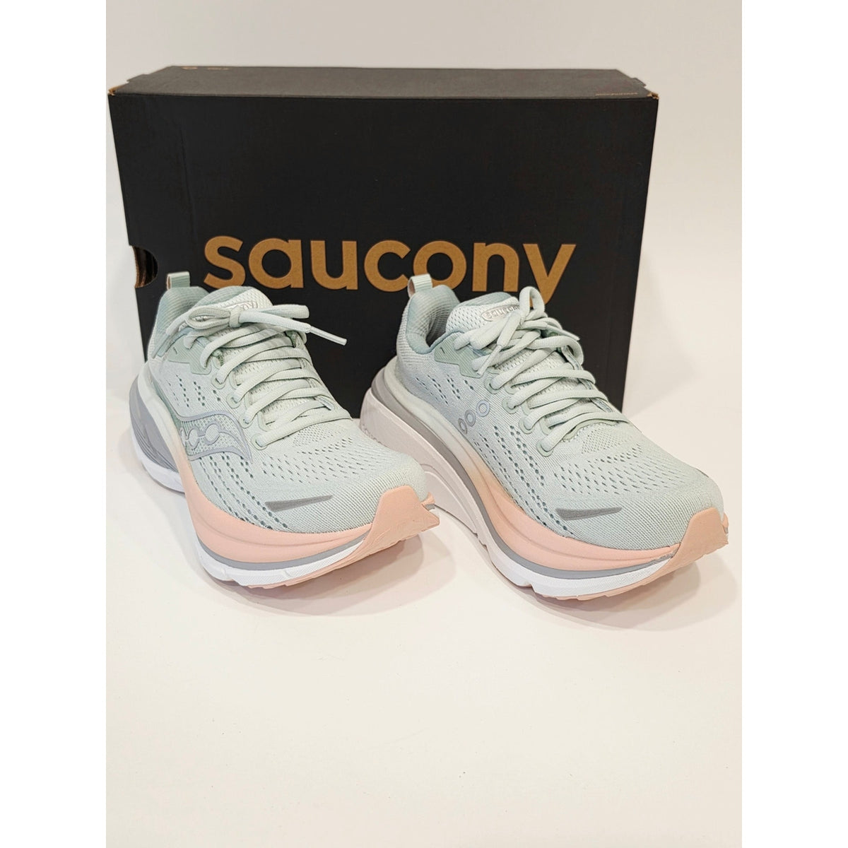 Saucony Hurricane 25 Women's Light Mint and Peach Running Sneakers US Size 6