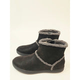 Clarks Cloudsteppers ankle boots with gray faux-fur In Black