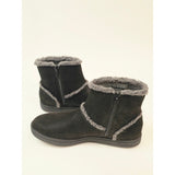 Clarks Cloudsteppers ankle boots with gray faux-fur In Black