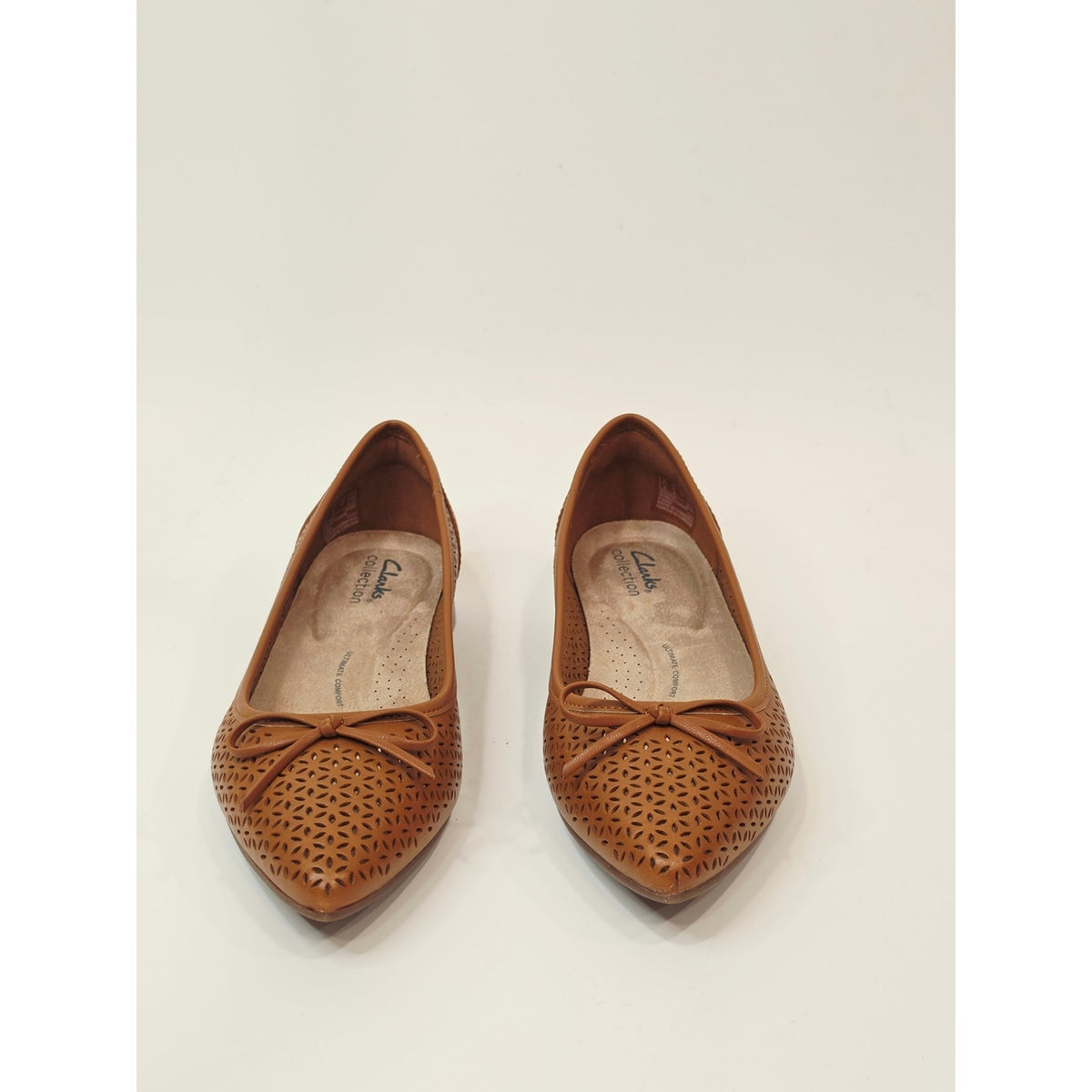 Clarks Collection Natalyn Step Tan Perforated Leather Ballet Flats Size 8 Wide