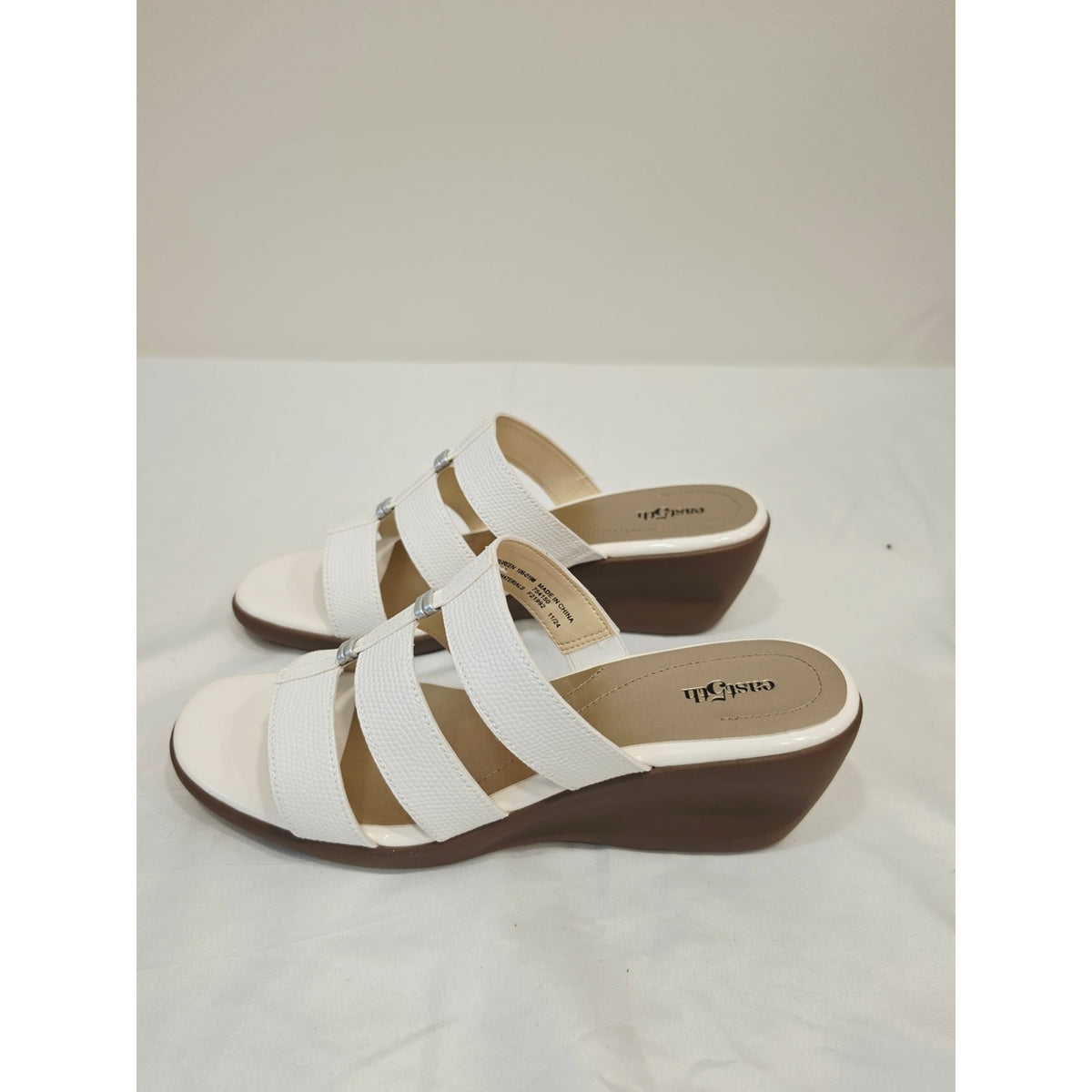 East 5th Evergreen White Strappy Slide Sandals