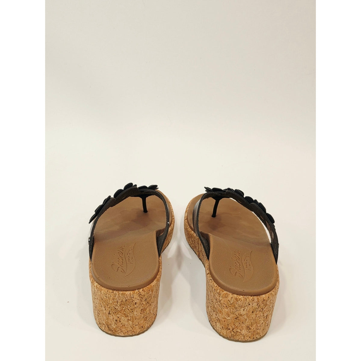 Skechers Cali Arch Fit Beverlee Rare Blossom Sandals Black