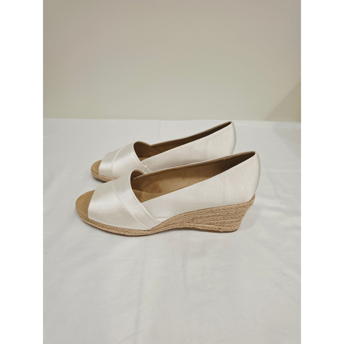 easy street White Jasper Peep-Toe Espadrille Wedges