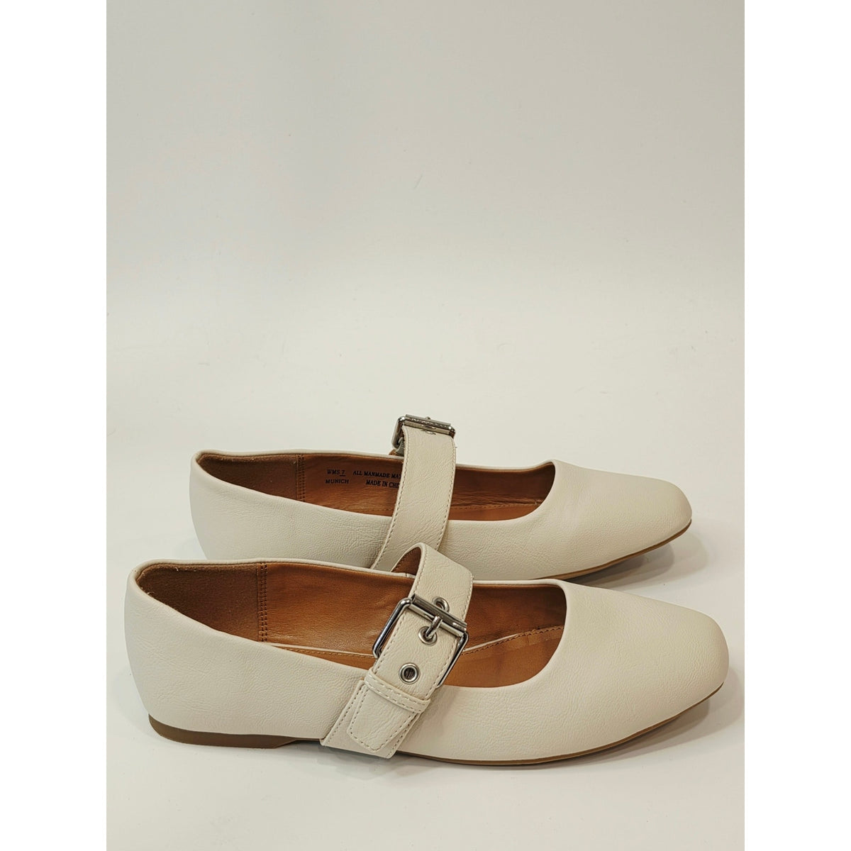 DV by Dolce Vita Munich Women’s Ivory Mary Jane Ballet Flats