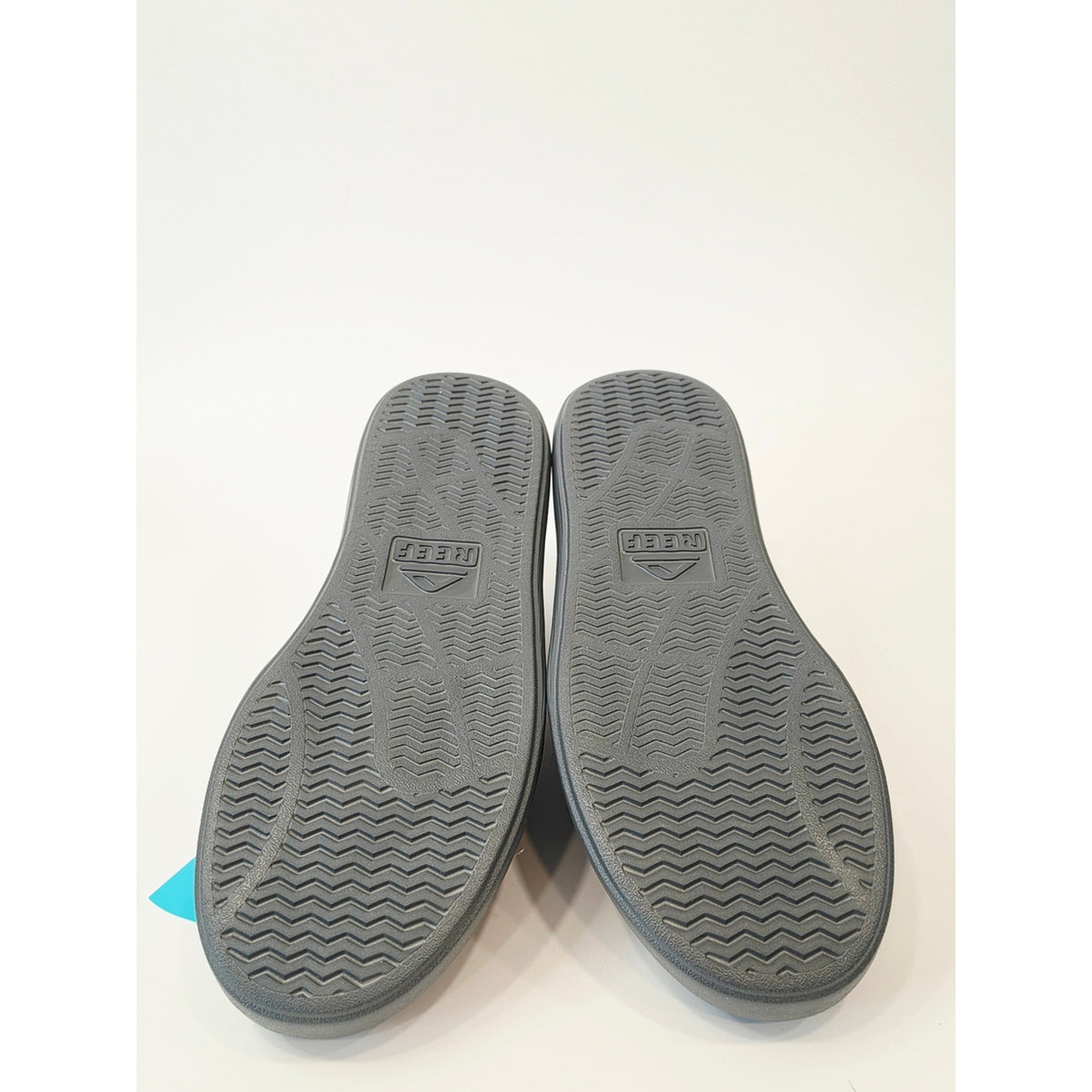 Reef Men's Swellsole Neptune Raven Dark Gray Knit Sneakers with Green Insole