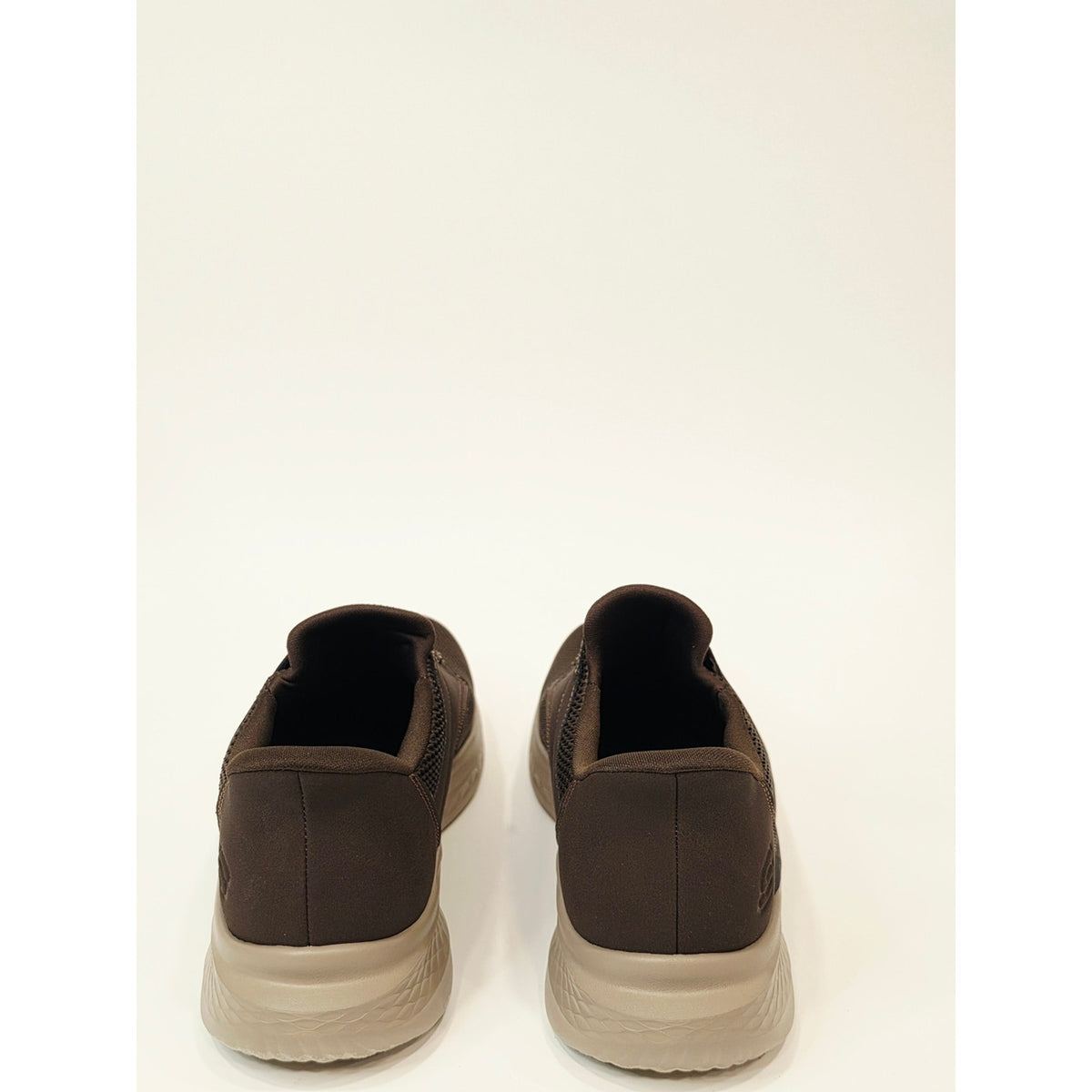 Skechers Men's Hands-Free Swift Fit Sneaker Brown